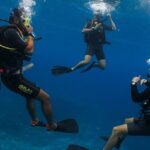 Tauchurlaub Hurghada – Tauchschüler beim Training im Roten Meer